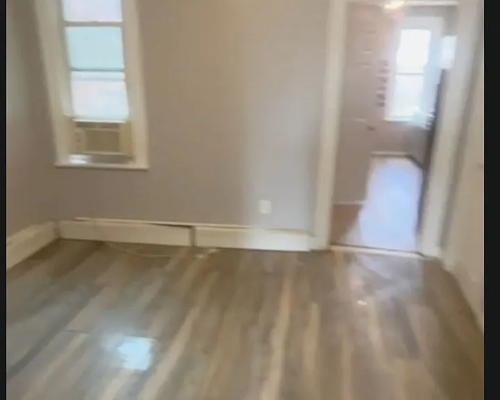 15 S Spring St #1 — Photo 2
