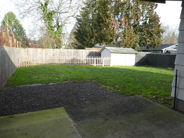 2333 SE Tacoma St — Photo 37