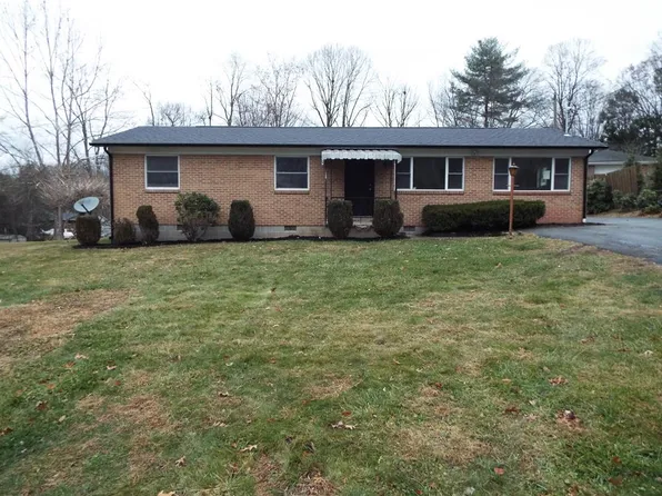 128 Locust St, Daniels, WV 25832