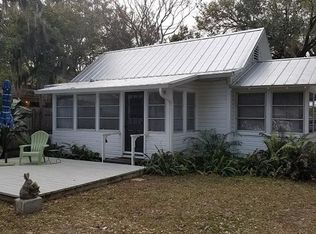 647 E 9th Ave, Mount Dora, FL 32757