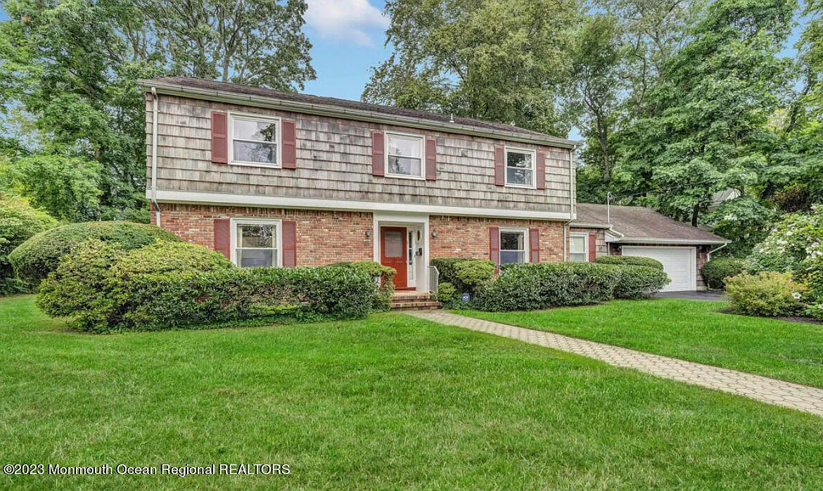 6 bed, 2.5 bath, 2957 sqft, $3,800 — Photo 3