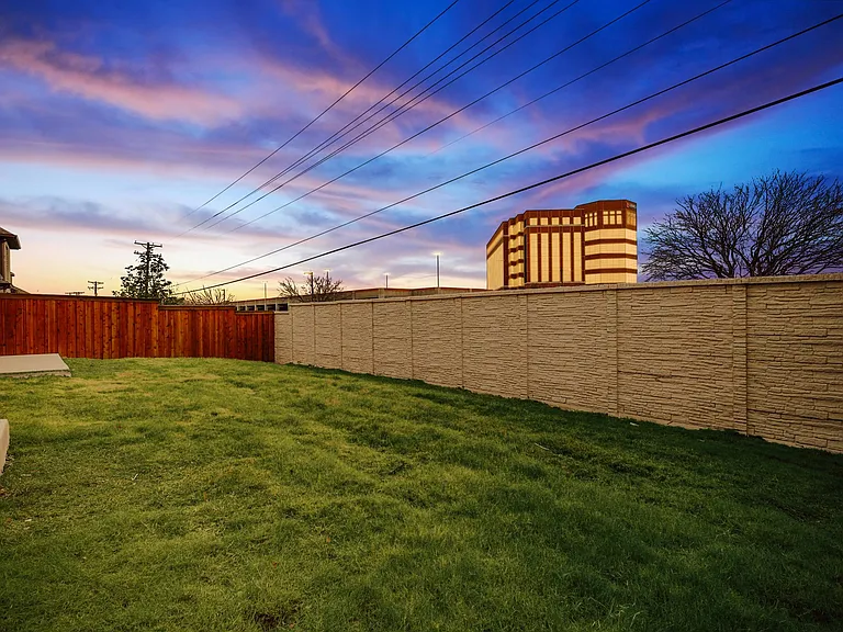8218 Vitex Ave — Photo 44