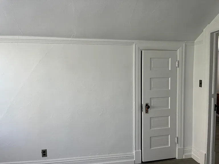 2 story 2 Bed / 2 Bath Charming Dowtown Cottage - Just-Renovated — Photo 10