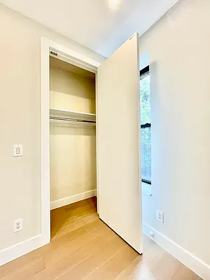 Rented by HOLTON REAL ESTATE INC. | media 9