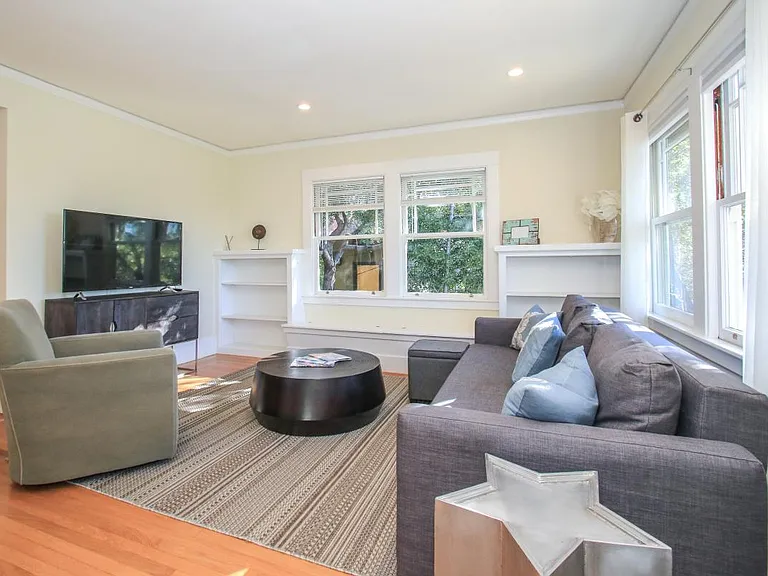2403 Hillside Ave — Photo 14