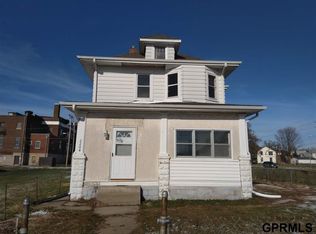 2204 Burdette St, Omaha, NE 68110