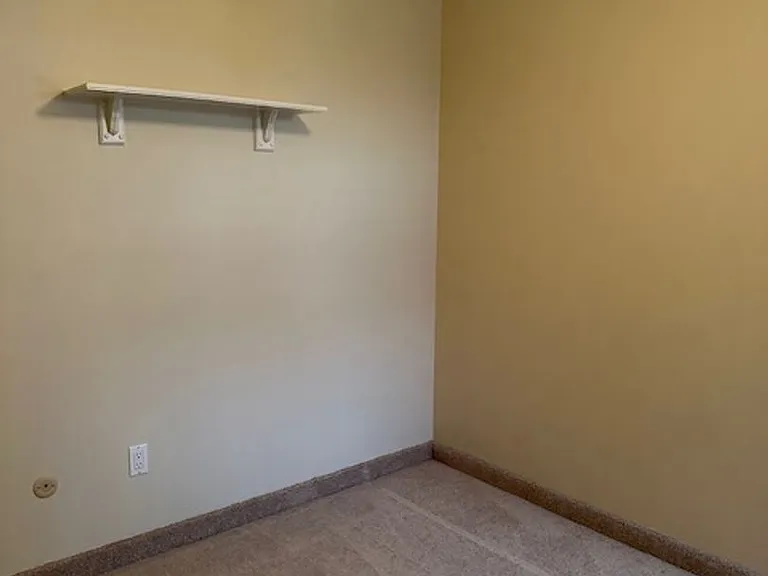 2441 S Woodstock St — Photo 16
