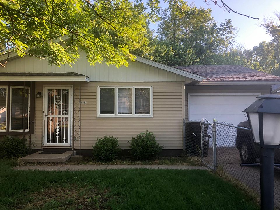 1st image of 4033 W Courtland St