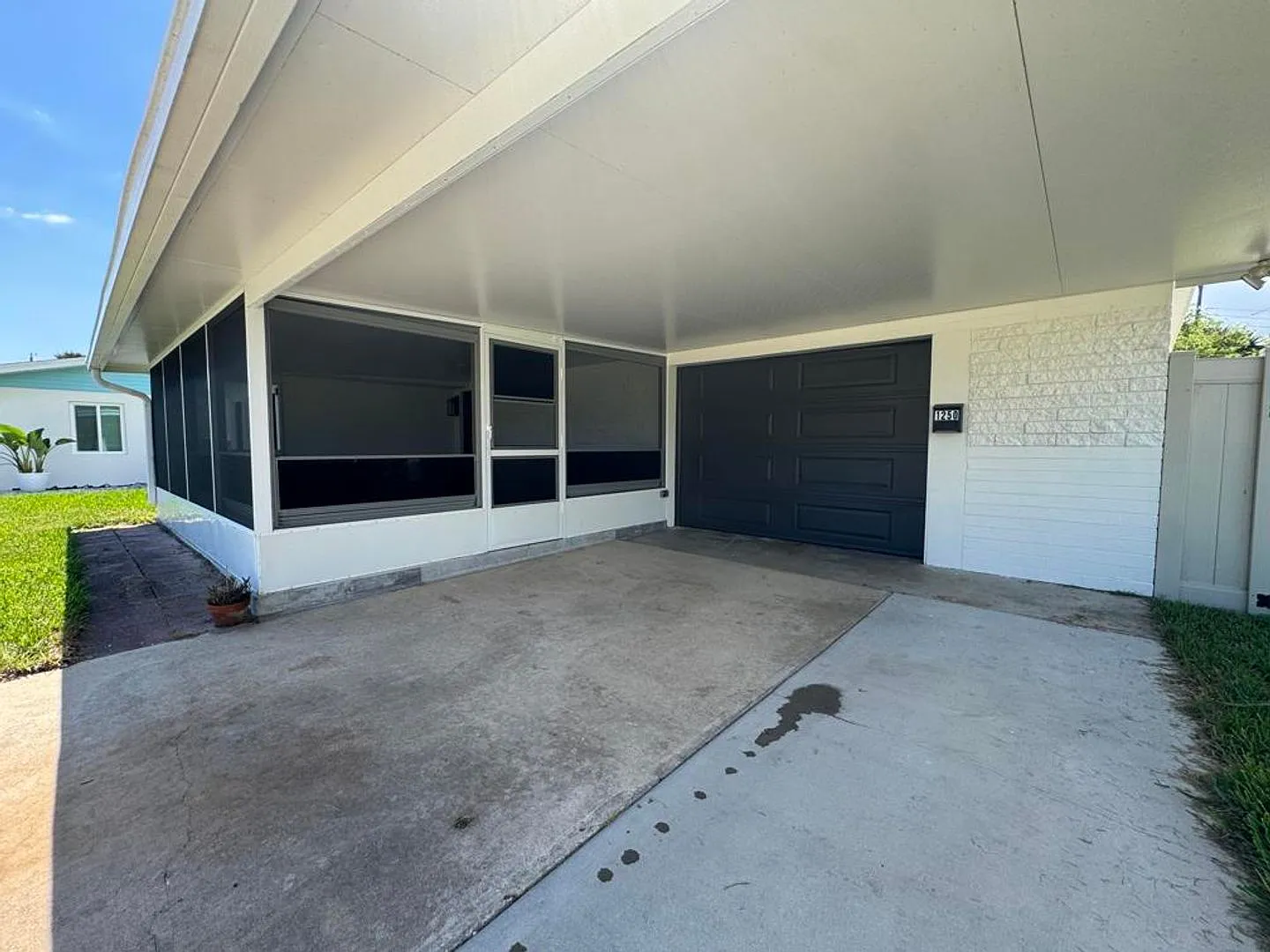 Remodeled 2/1 In Ormond By The Sea — Photo 2
