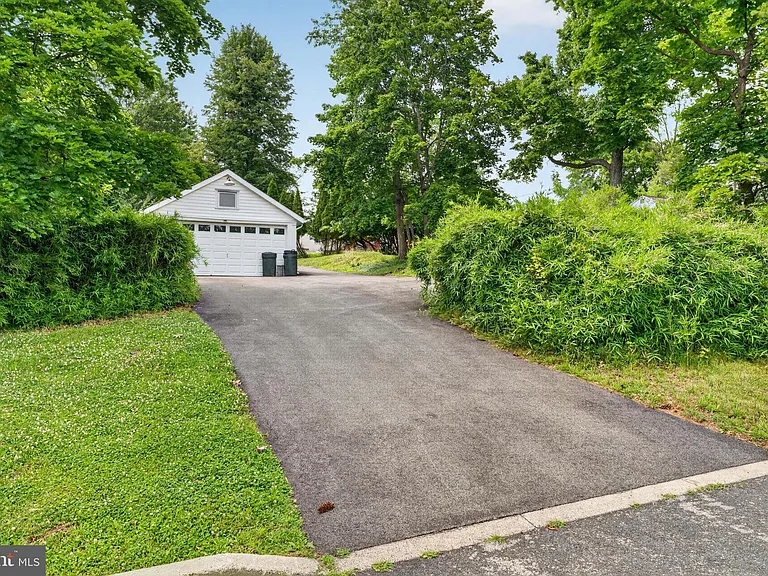 1715 Skippack Pike — Photo 34