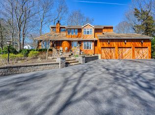 9 Elman Pl, East Northport, NY 11731