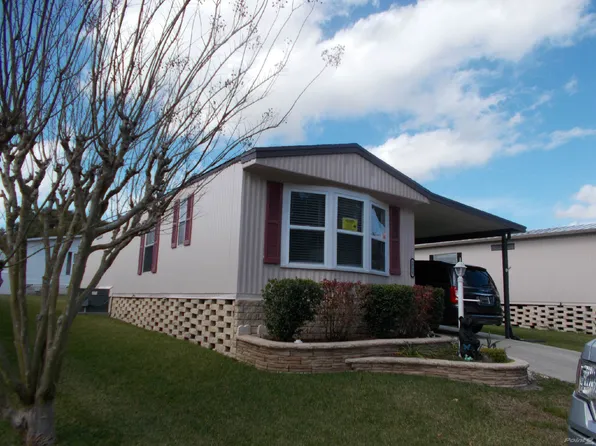 5751 Honeytree Dr, Zephyrhills, FL 33541