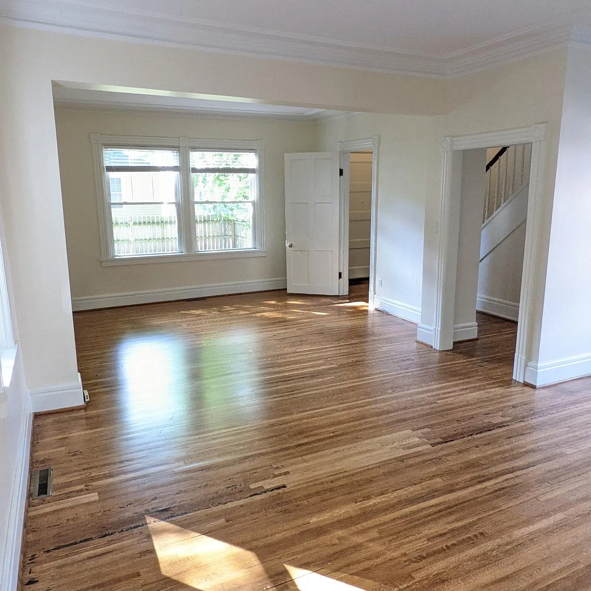 3 bed, 1900 sqft, $2,600 — Photo 2
