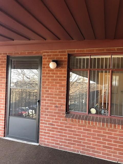Apartment building