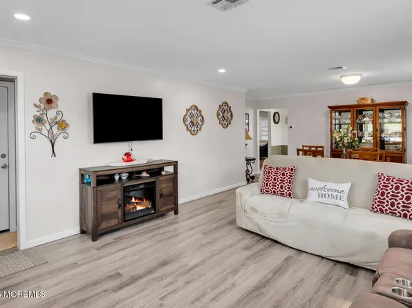 2 Capri Court, Toms River, NJ 08757