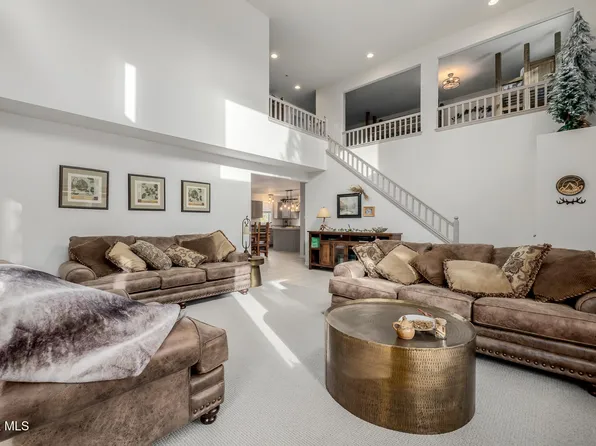 37 GCR 4482, Grand Lake, CO 80447