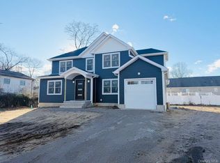 176 W Beaver Dr, Mastic Beach, NY 11951