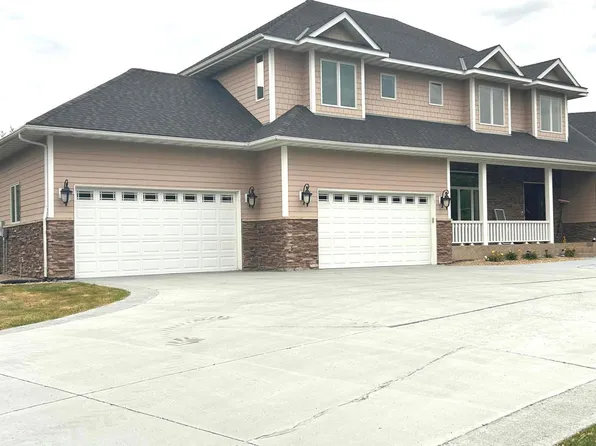8625 Kelzer Pond Dr, Victoria, MN 55386