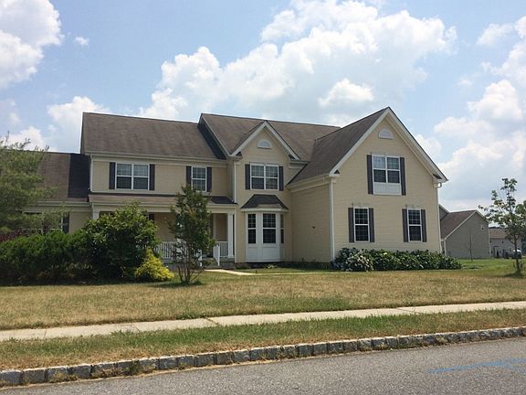 2nd image of 2605 Medina St