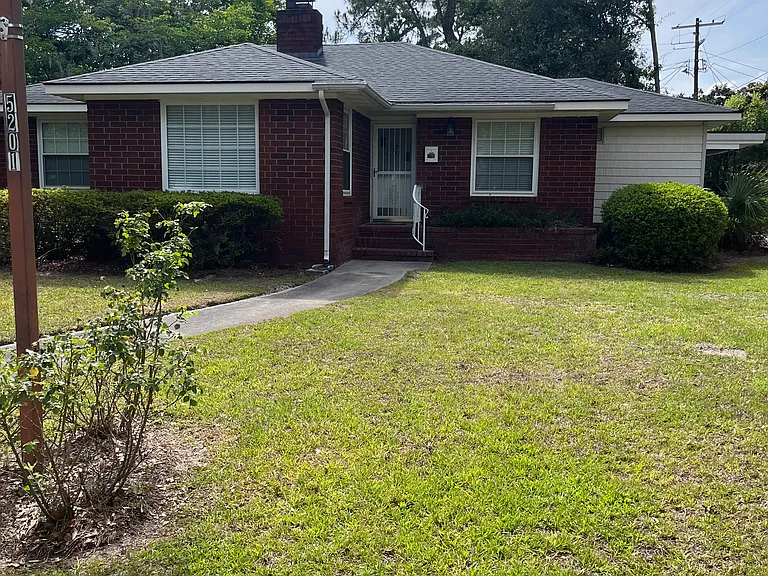 5201 Habersham St — Photo 1