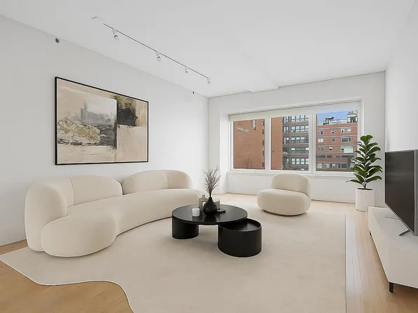 121 W 19th St APT 8F, New York, NY 10011