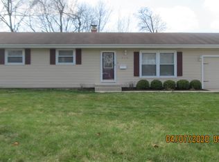 470 Arrowhead Trl, Carol Stream, IL 60188