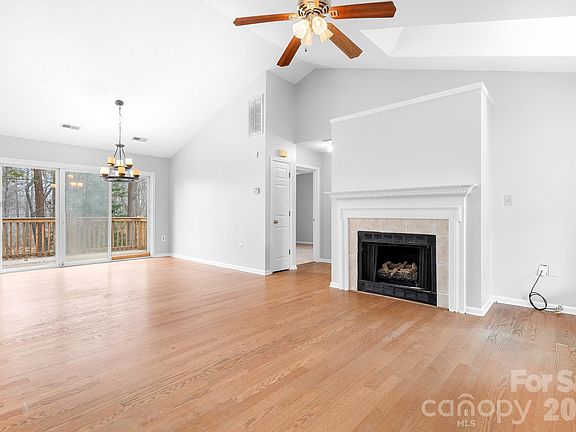 4th image of 177 Highland Woods Ct