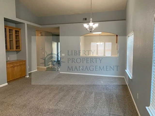 3 bed, 1614 sqft, $2,650 — Photo 3