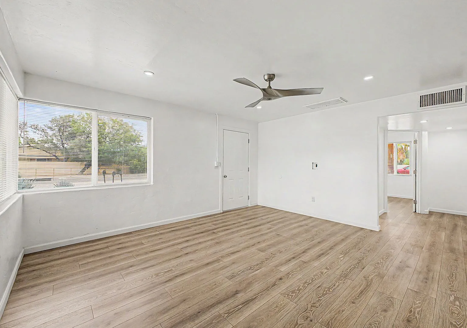 Remodeled 2 Bedroom 1 Bath in Tucson — Photo 3