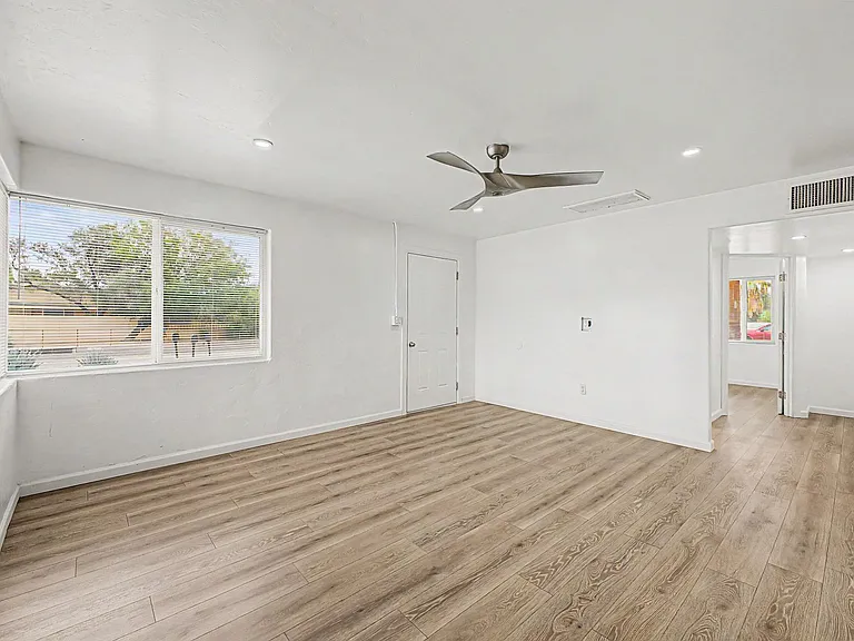 2309 N Columbus Blvd — Photo 3