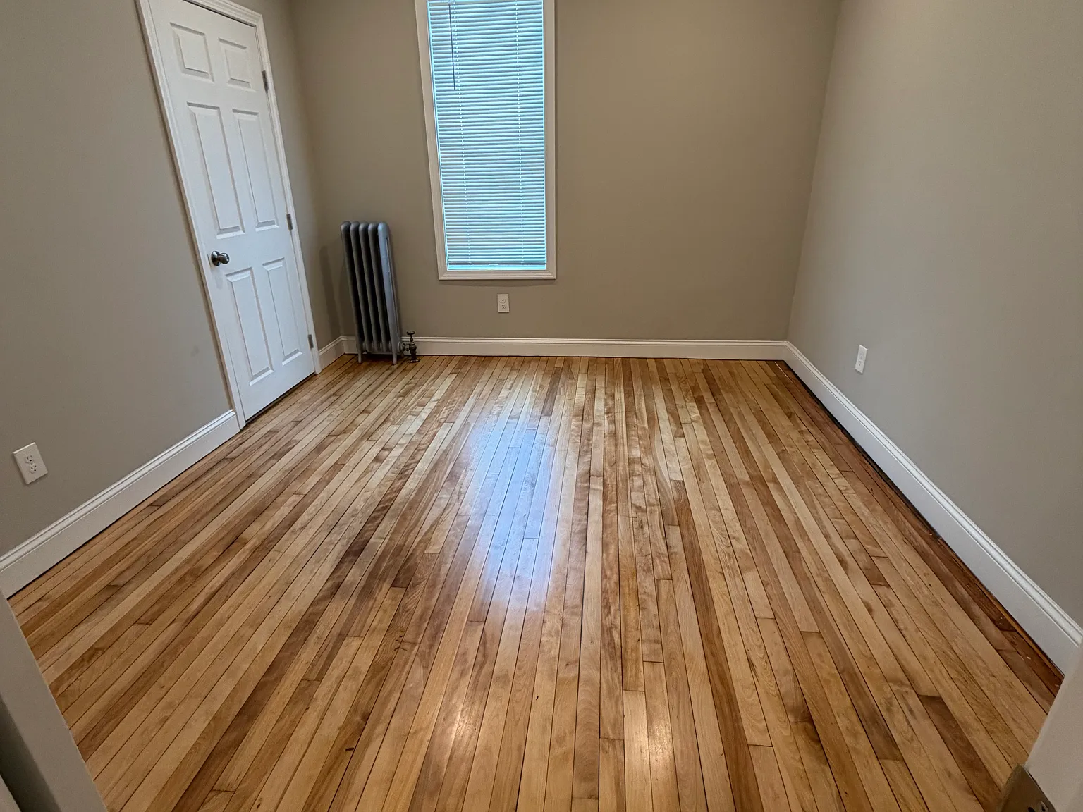3 bed, 1200 sqft, $2,350 — Photo 4
