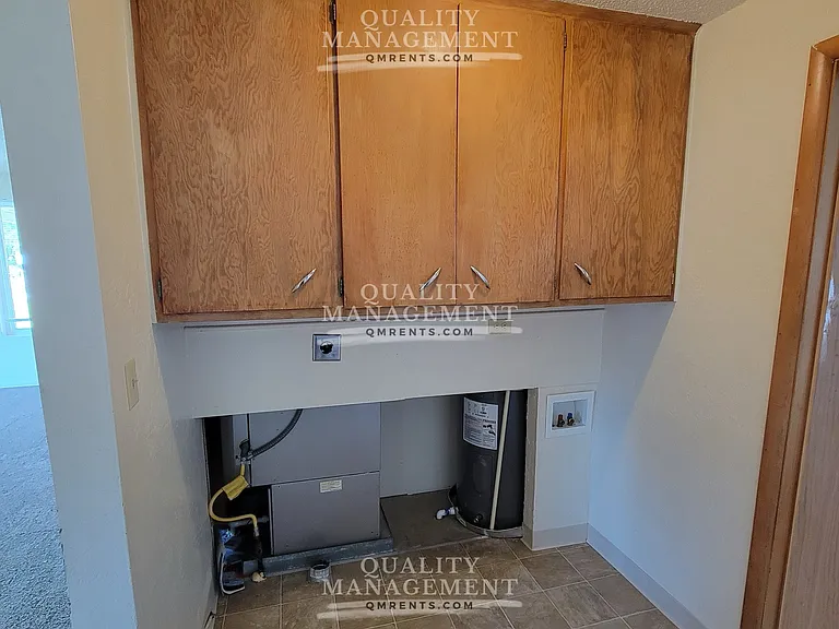 206 Meffan Ave — Photo 10