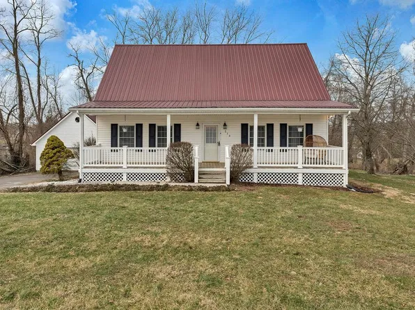 518 Sycamore St, Glade Spring, VA 24340