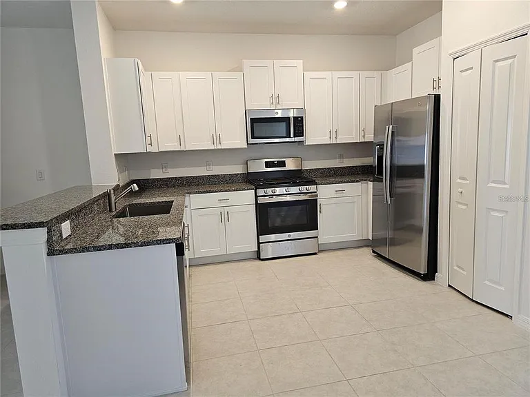 8309 Crescent Oaks Dr — Photo 5
