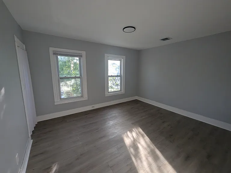 295 Lloyd St #2 — Photo 2
