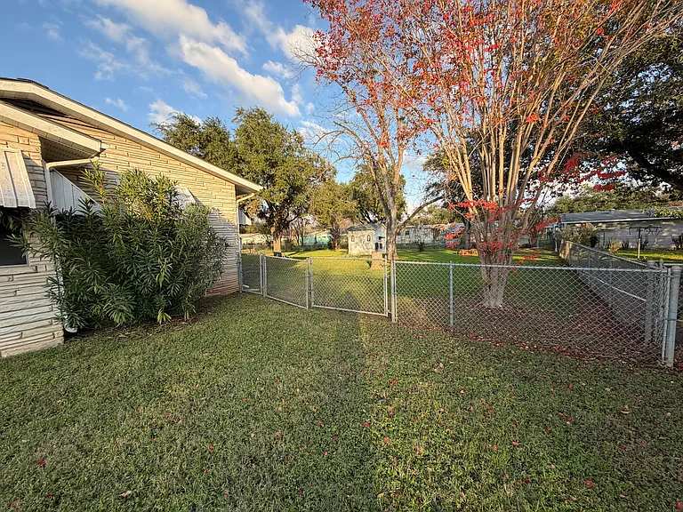 2606 Tillie Dr — Photo 4