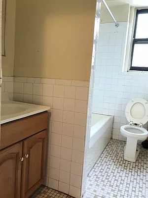 Rented by Lang Realty LLC | media 4