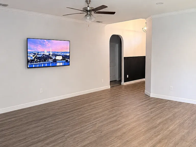 6217 Spokane Dr — Photo 2