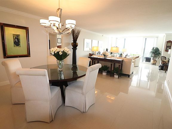 4th image of 3510 Oaks Way #703