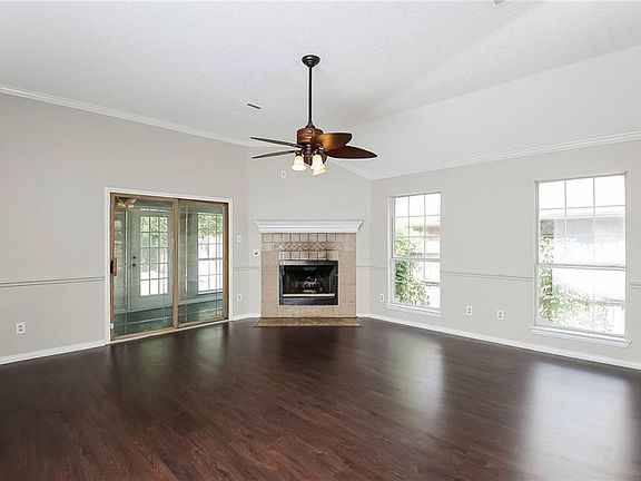 2nd image of 419 Pebblecreek Dr