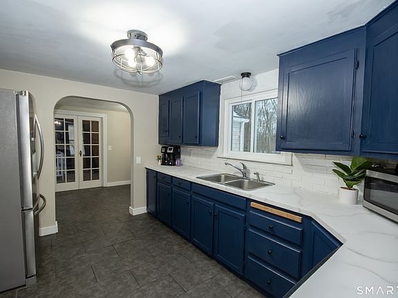 3rd image of 69 Sunset Hill Road