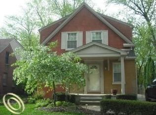 10135 Talbot Ave, Huntington Woods, MI 48070