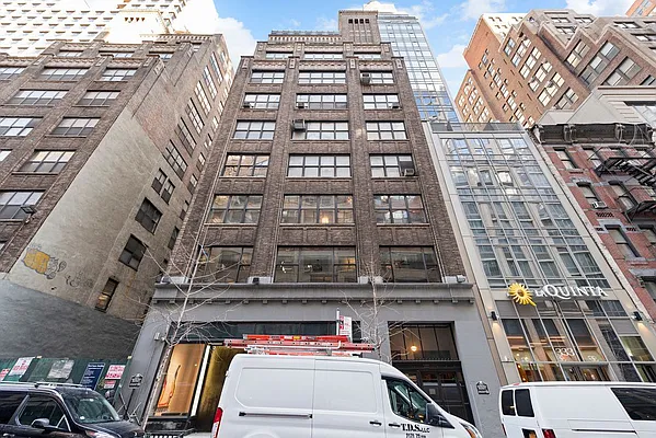 Sold by Nest Seekers International | media 17