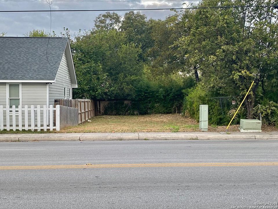 1st image of 423 N Hackberry St LOT N