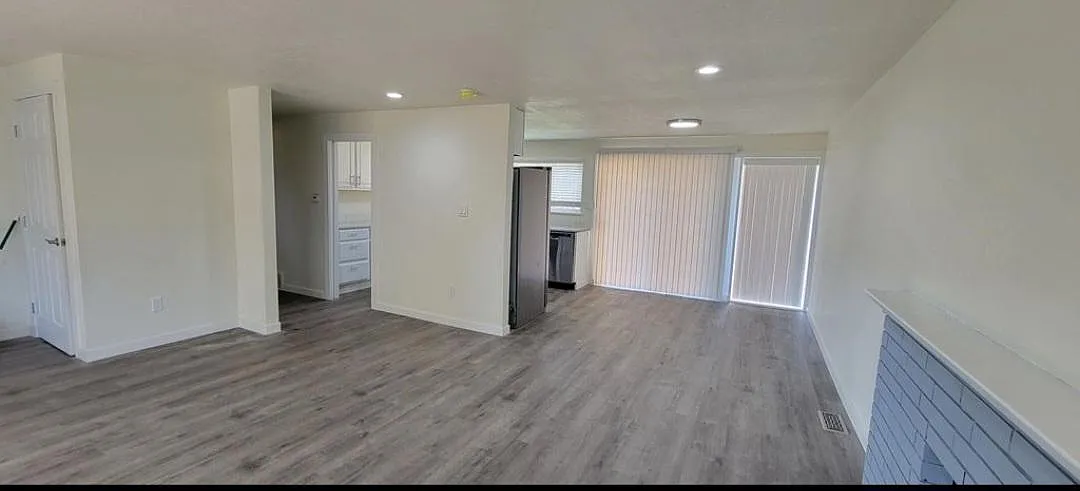 3 bed, 1100 sqft, $2,750 — Photo 3