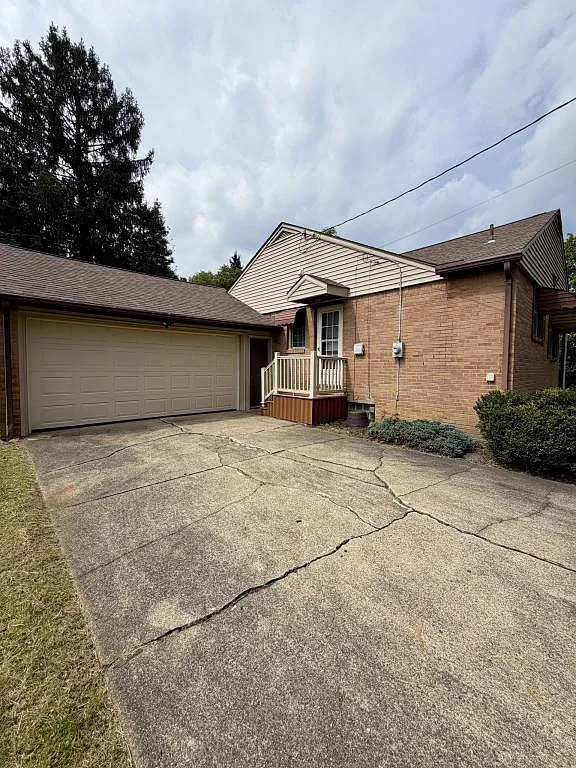 32 Orchard Dr — Photo 2