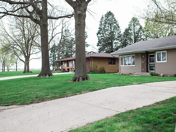 2nd image of 8 Vista Dr