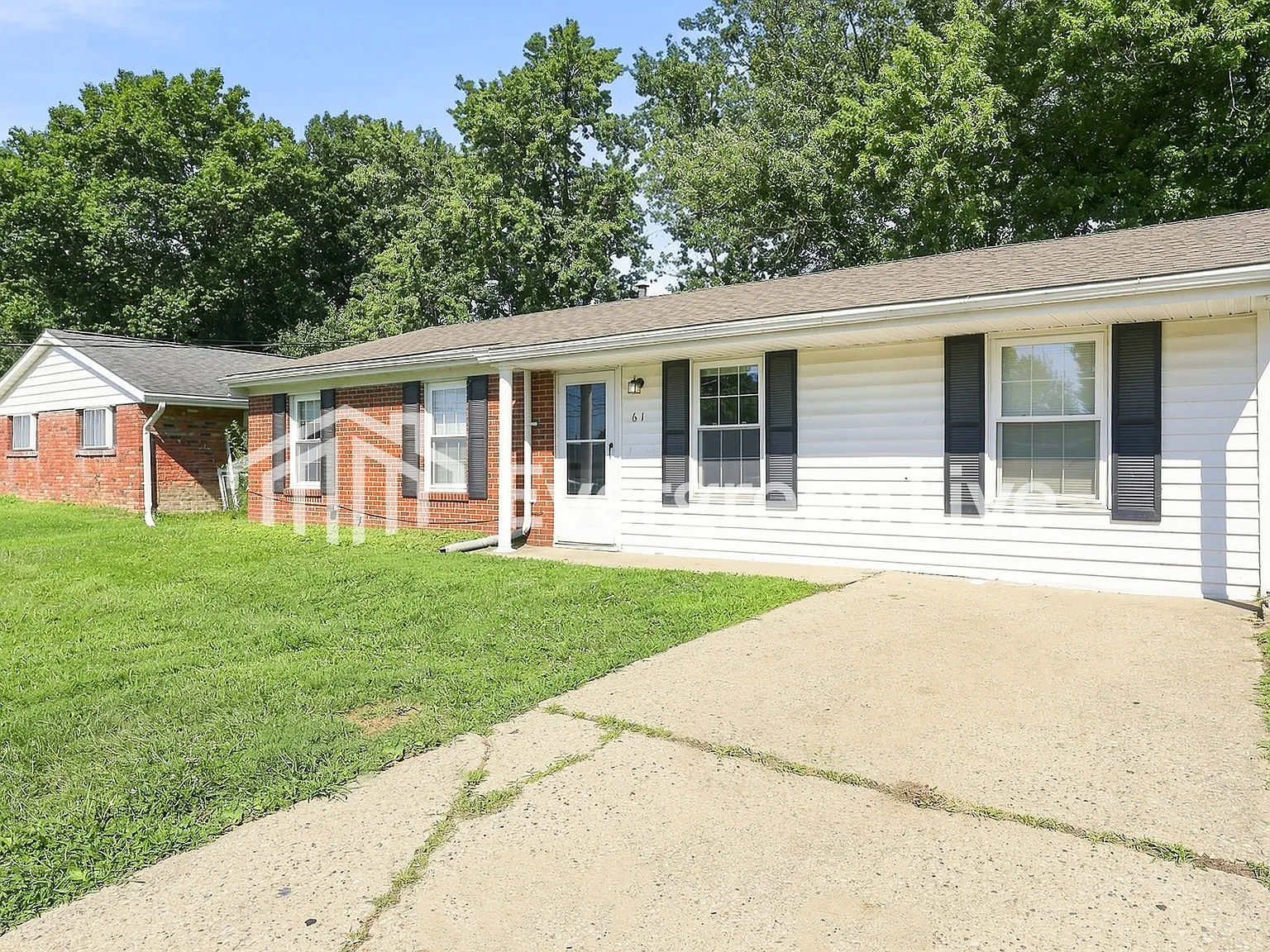 3 bed, 1.0 bath, 1222 sqft, $1,595 — Photo 1