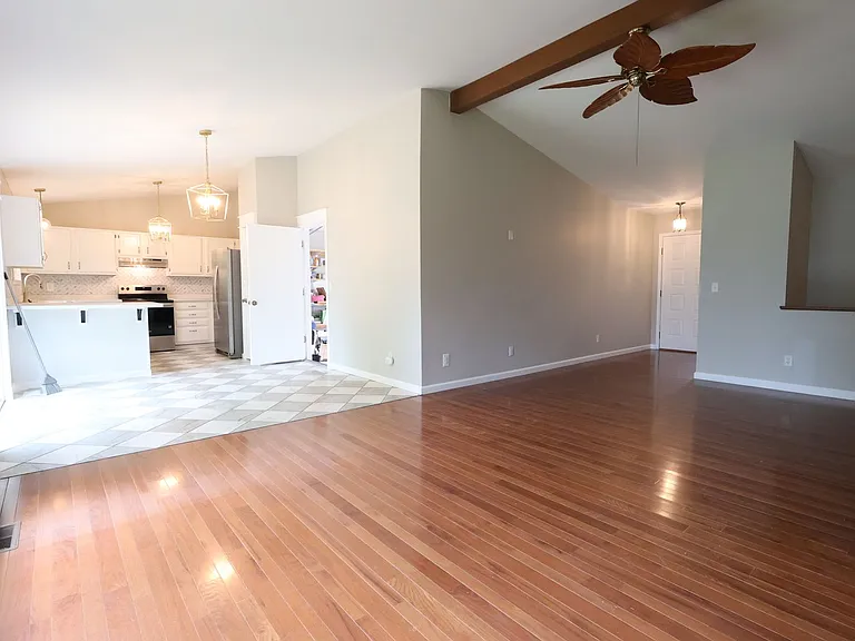 622 Rustic Valley Dr — Photo 8