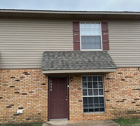 3rd image of 1236 Meadowview Dr
